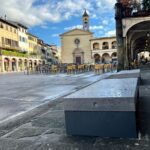panchine in piazza (2)